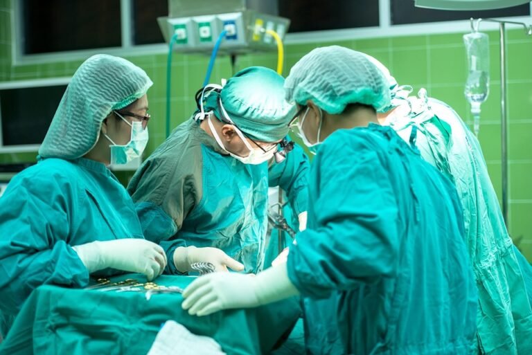 Peran Laboratorium Medis dalam Diagnosis Penyakit: Pentingnya Pemeriksaan Laboratorium untuk Kesehatan Anda